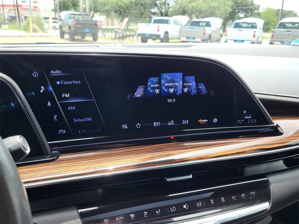 Used 2023 Cadillac Escalade Premium Luxury image 27