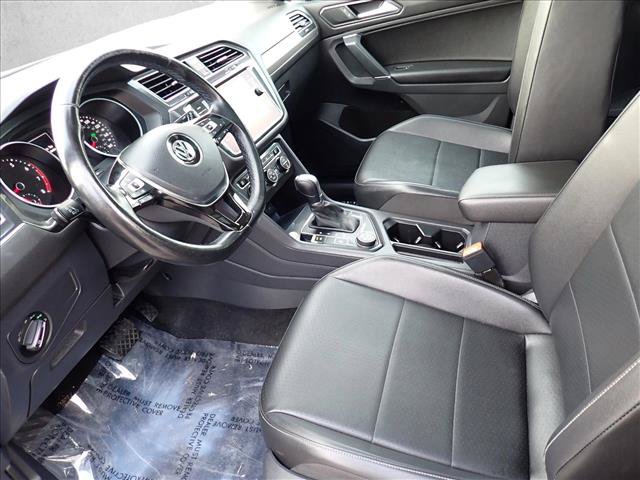Used 2018 Volkswagen Tiguan SEL AWD/4WD image 12