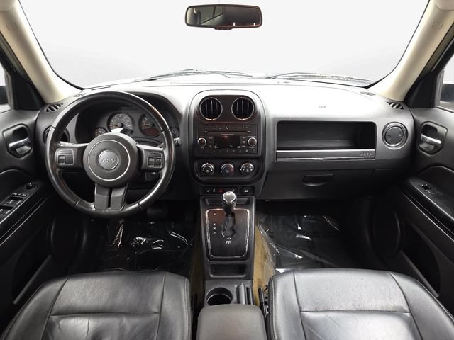 Used 2017 Jeep Patriot High Altitude FWD image 14