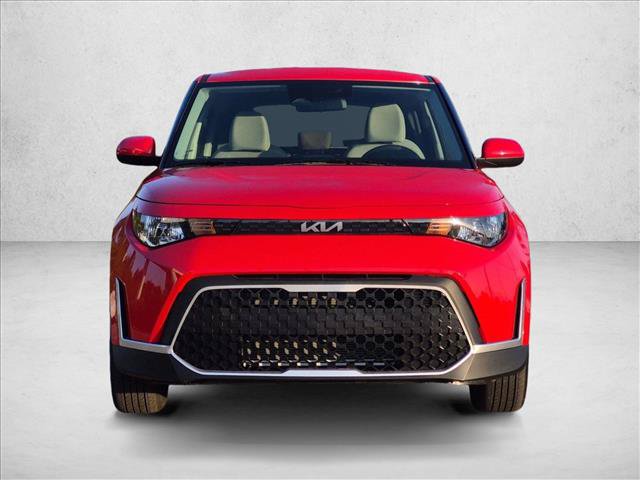 Used 2025 Kia Soul LX FWD image 2