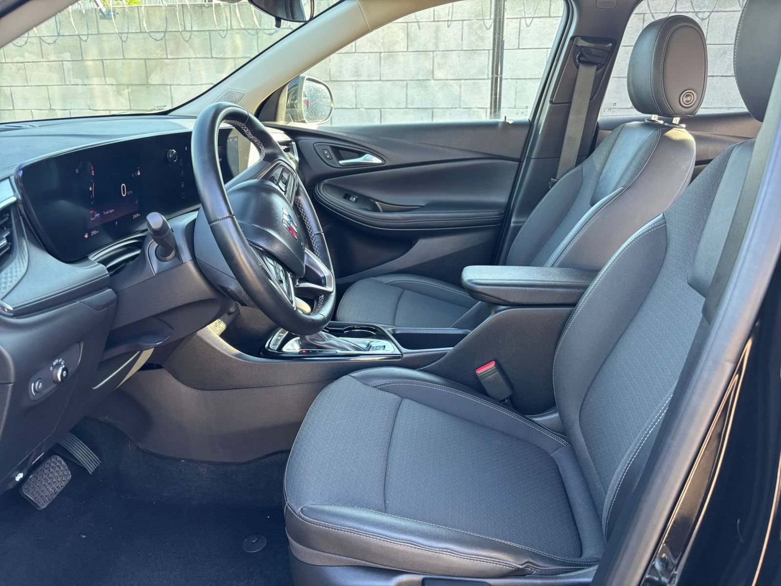 Used 2025 Buick Encore GX Preferred FWD image 27