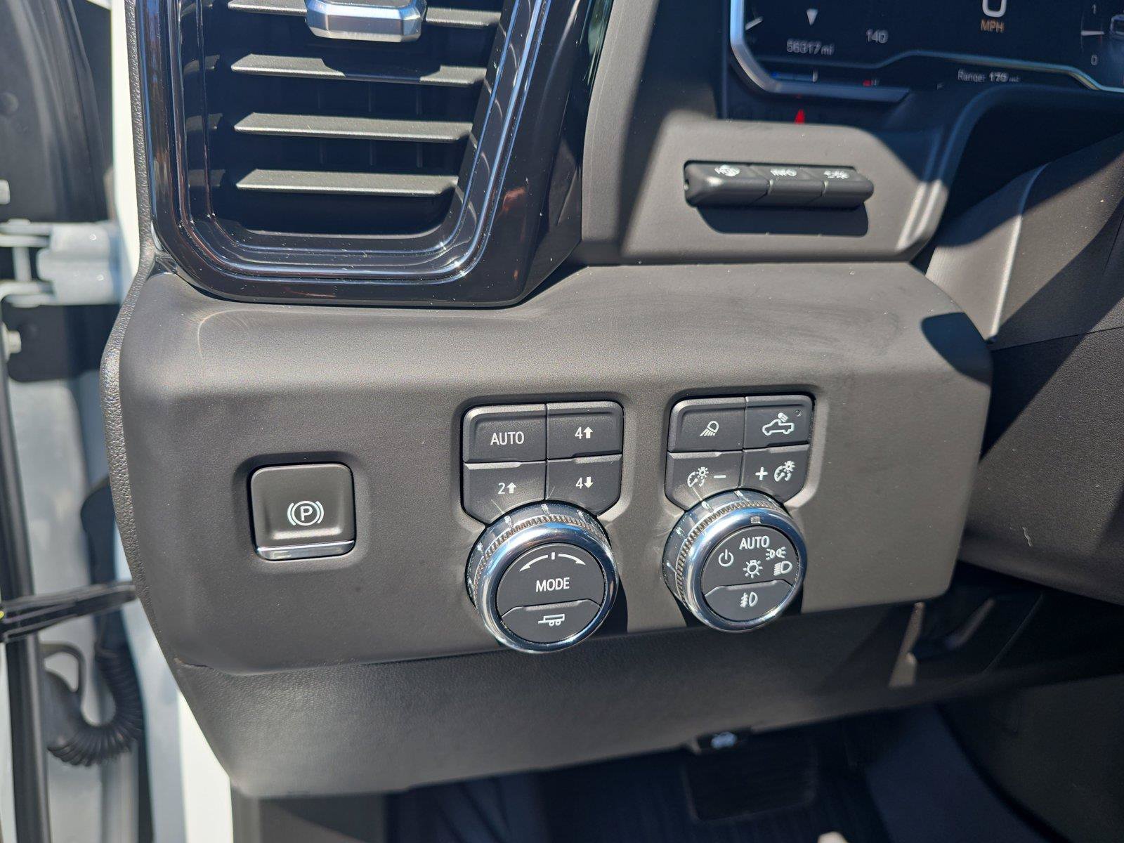 Used 2024 GMC Sierra 2500 AT4 w/ AT4 Premium Plus Package AWD/4WD image 24