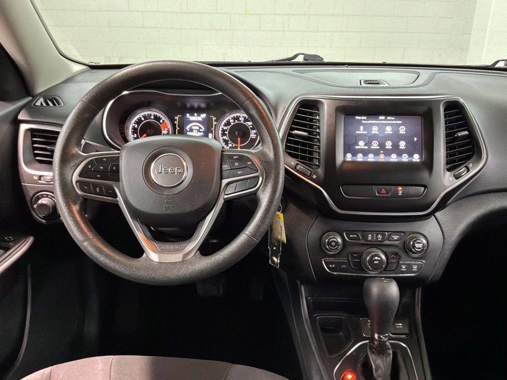 Used 2021 Jeep Cherokee Latitude FWD image 5