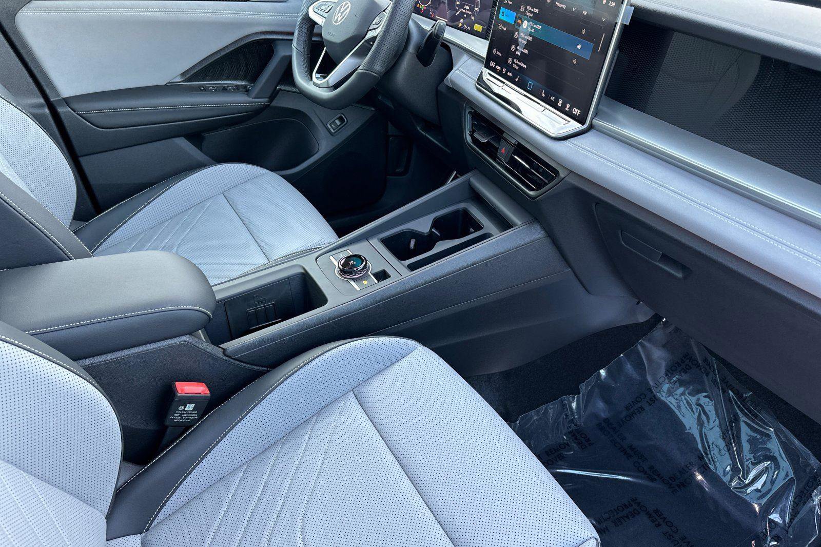 New 2026 Volkswagen Tiguan SE R-Line image 15