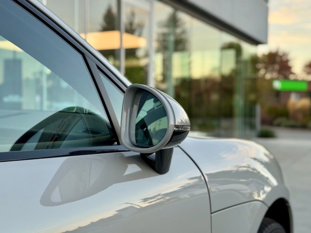 New 2026 Porsche Macan image 42