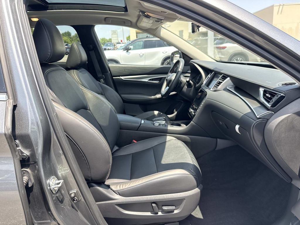 Used 2024 INFINITI QX50 Luxe w/ Accent Package AWD/4WD image 19