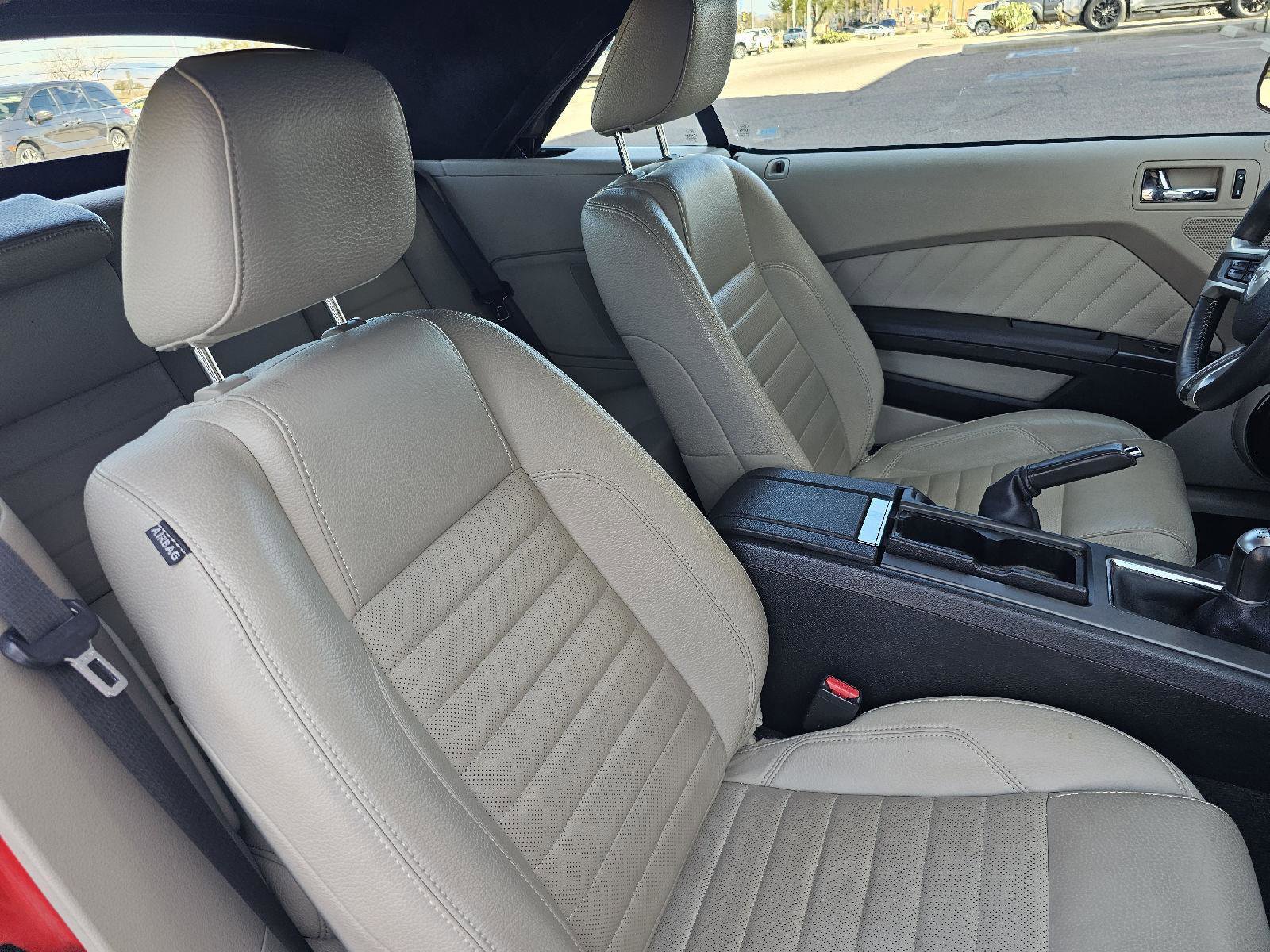 Used 2011 Ford Mustang Premium w/ Comfort Pkg image 16