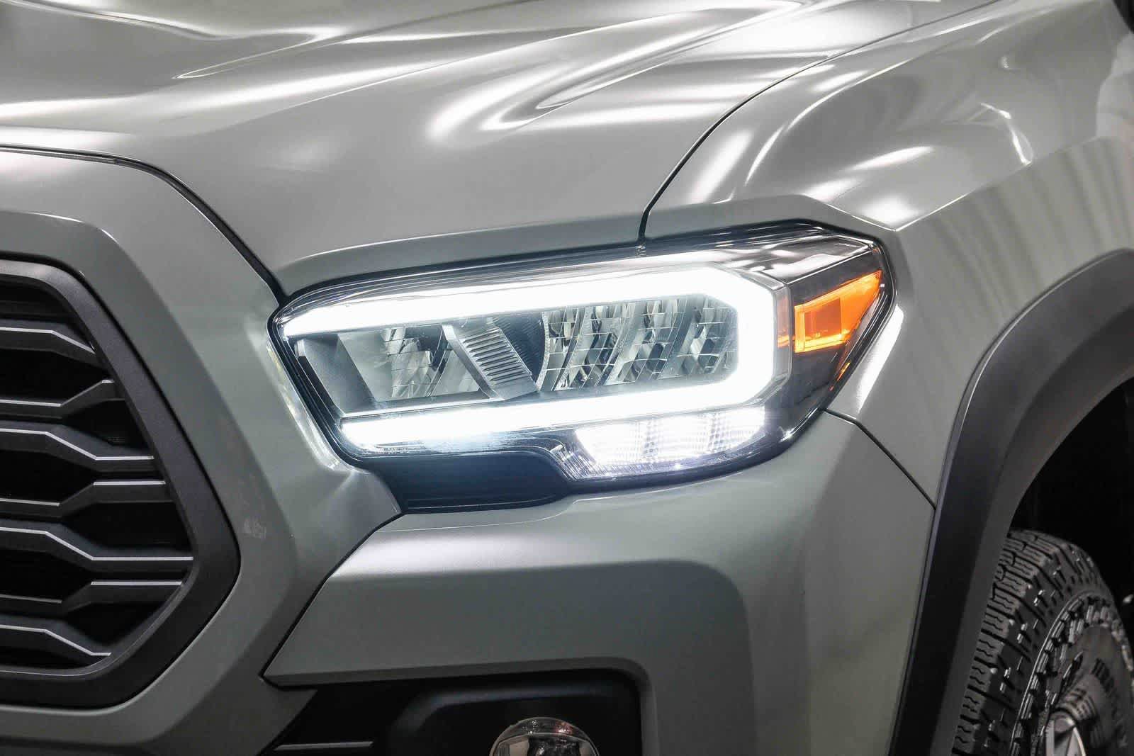 Used 2023 Toyota Tacoma TRD Off-Road AWD/4WD image 12