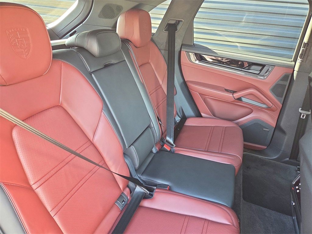 New 2026 Porsche Cayenne GTS image 21