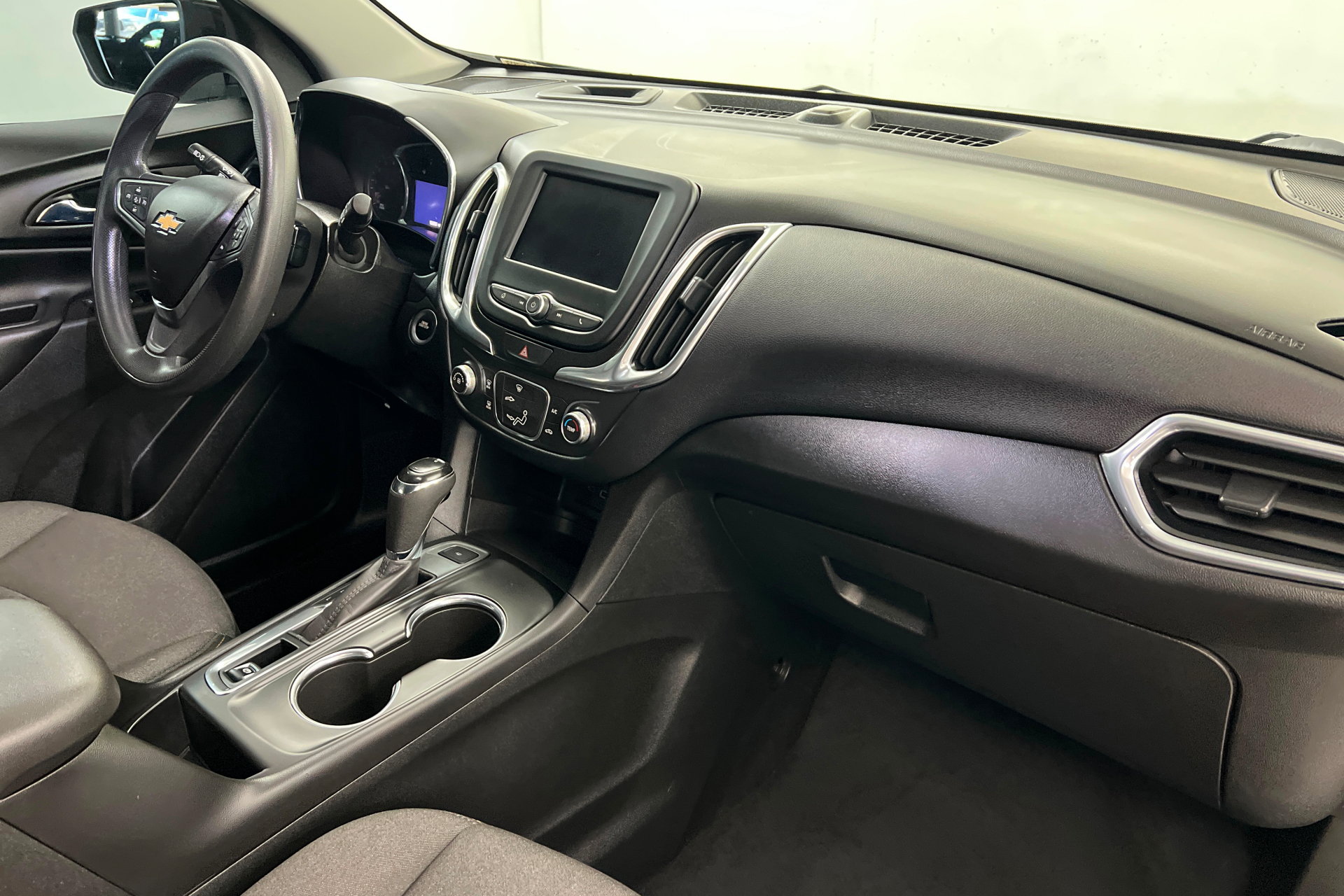Used 2020 Chevrolet Equinox LT FWD image 25