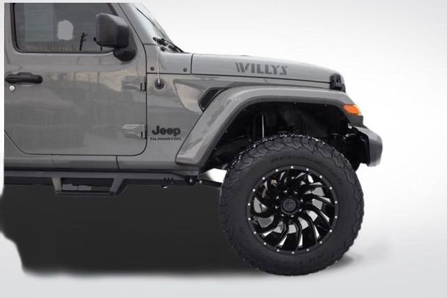 Used 2021 Jeep Gladiator Willys image 13