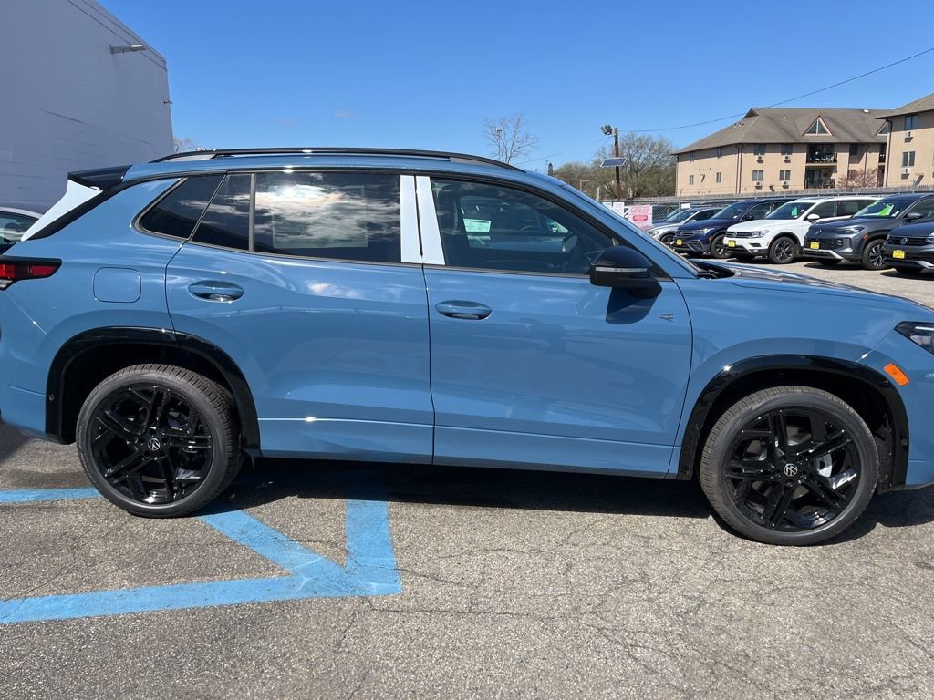 New 2026 Volkswagen Tiguan SE R-Line image 6
