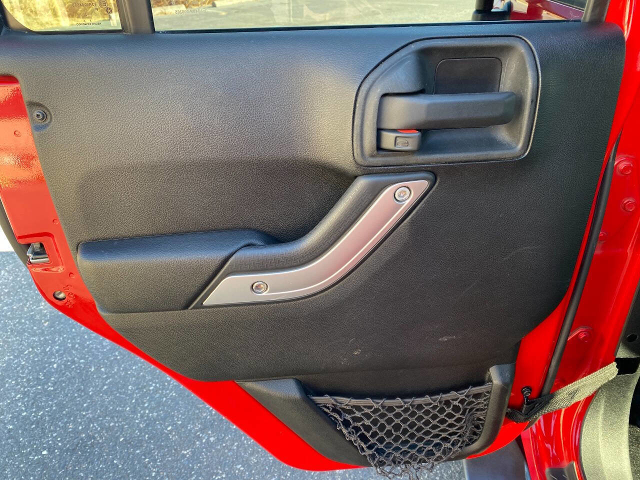 Used 2012 Jeep Wrangler Unlimited Sahara w/ Connectivity Group image 21