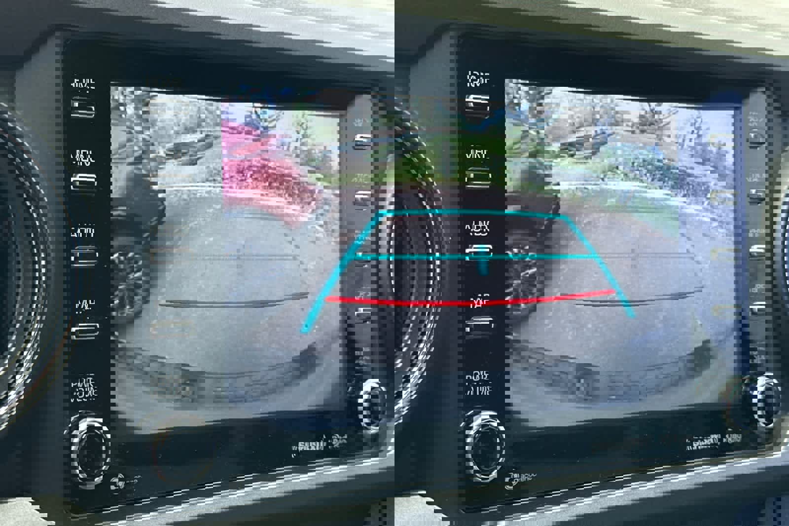 Used 2022 Toyota Tacoma TRD Off-Road w/ Technology Package AWD/4WD image 19