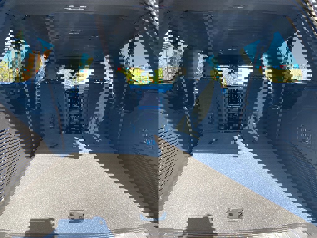 Used 2025 GMC Yukon XL Denali image 14