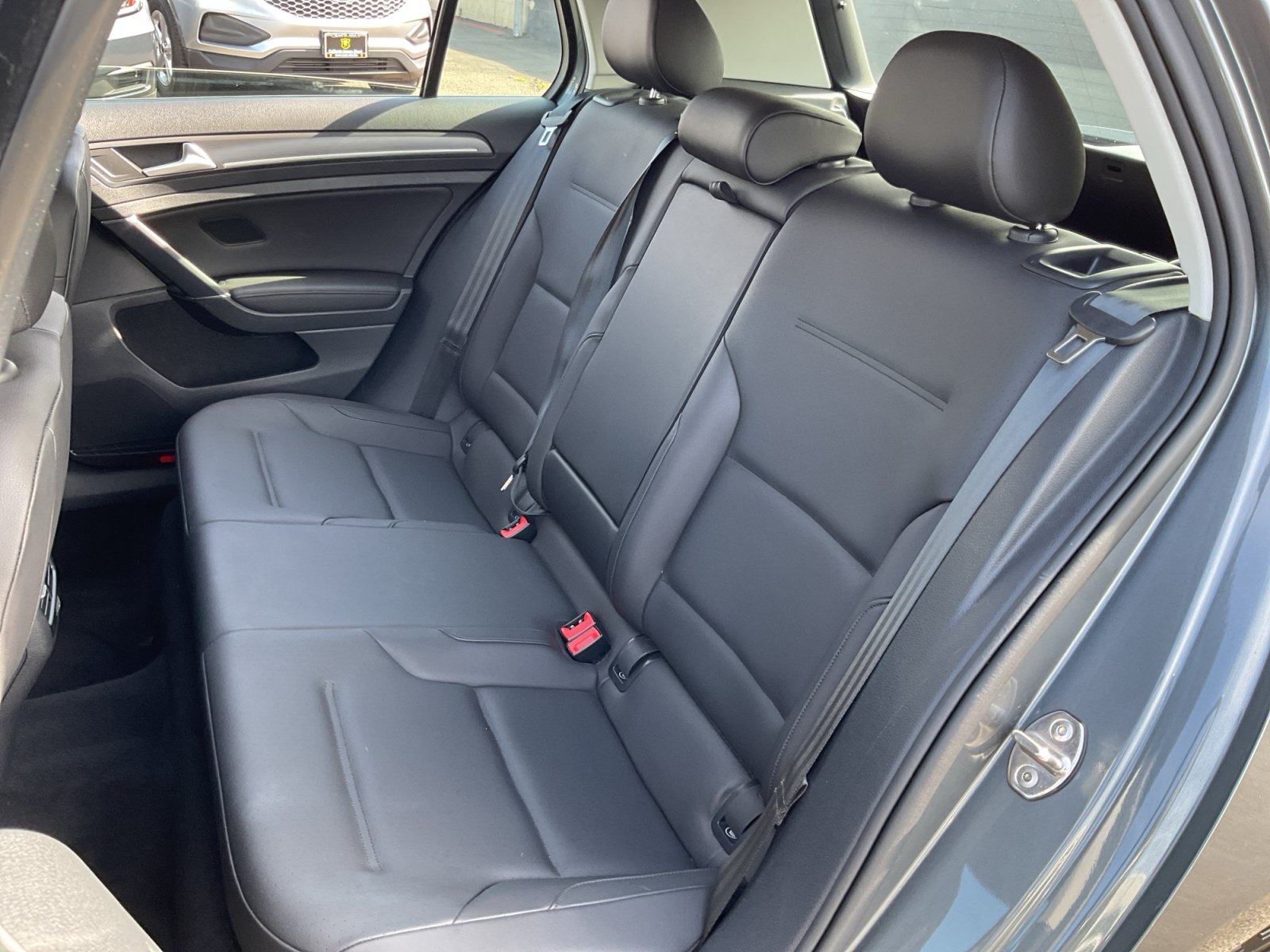 Used 2019 Volkswagen e-Golf SEL Premium FWD image 19