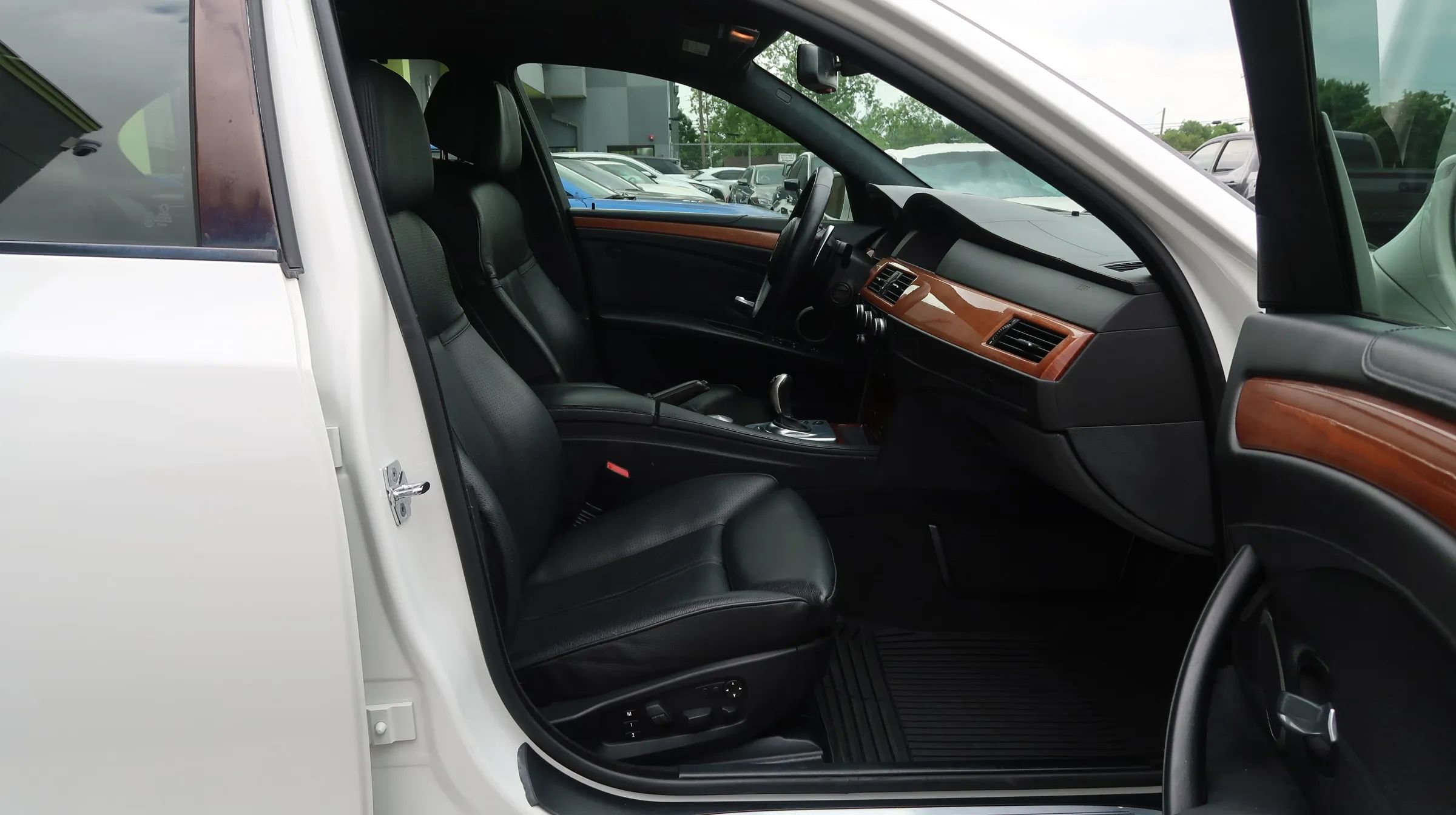 Used 2008 BMW M5 RWD image 25