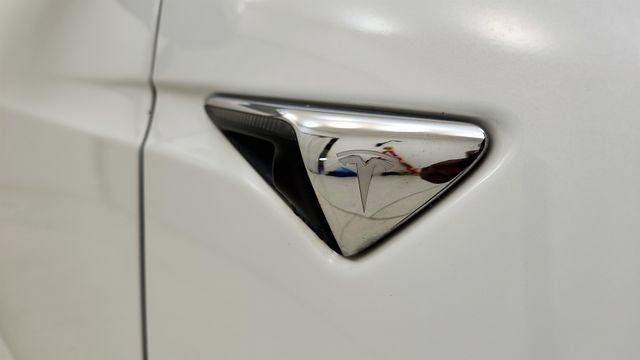 Used 2018 Tesla Model X 75D AWD/4WD image 31