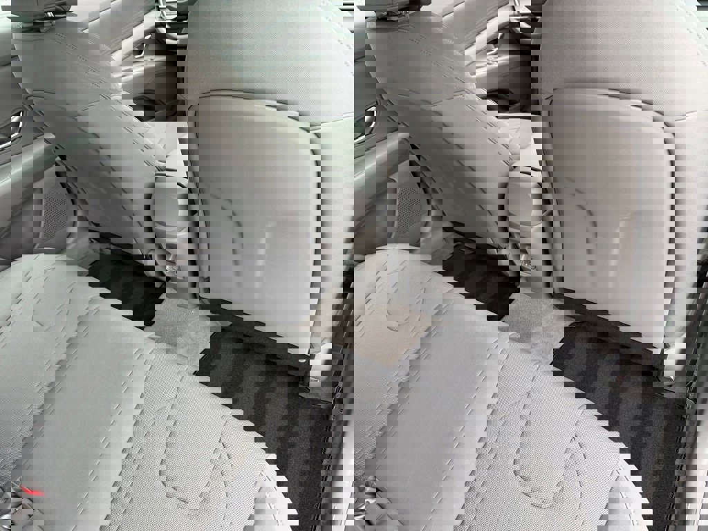 Certified 2025 Hyundai Elantra SE w/ Cargo Package image 28