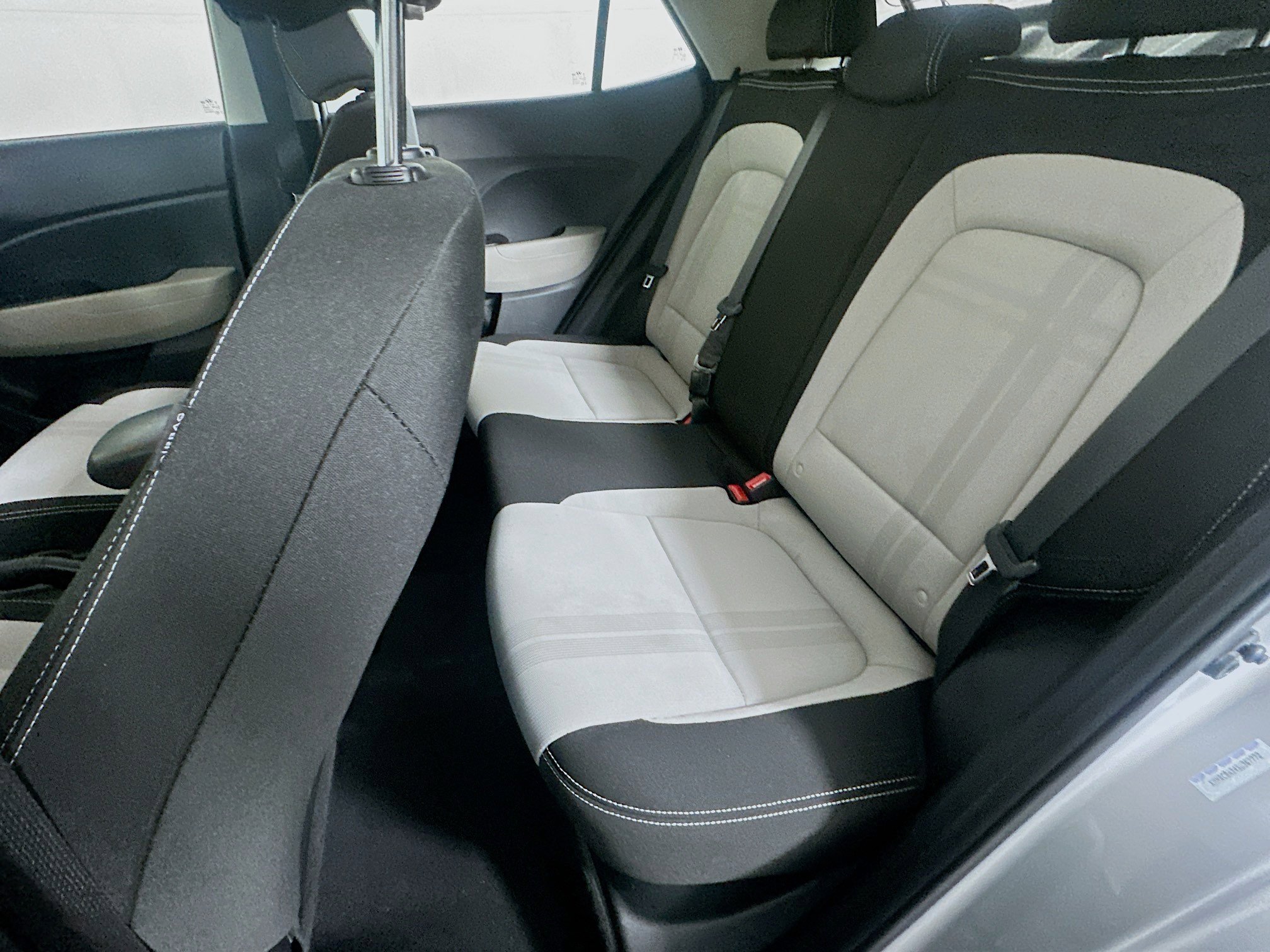 Used 2025 Hyundai Venue SEL image 26