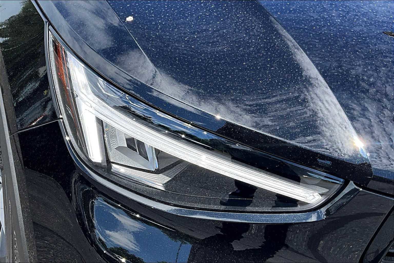 New 2026 Volvo XC40 B5 Core w/ Protection Package Premier image 14