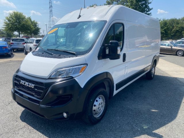 Used 2023 RAM ProMaster 2500 w/ Driver Convenience Group FWD image 1