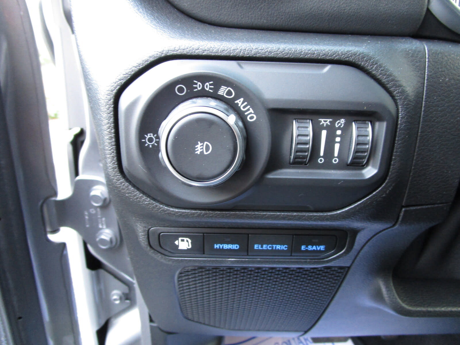 Used 2021 Jeep Wrangler Unlimited Sahara w/ Cold Weather Group image 25