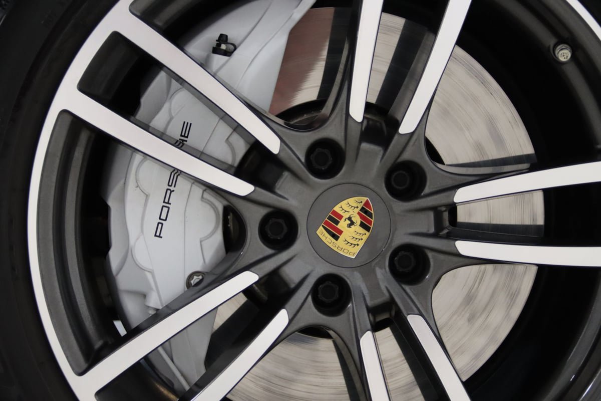 Used 2020 Porsche Cayenne Turbo AWD/4WD image 28