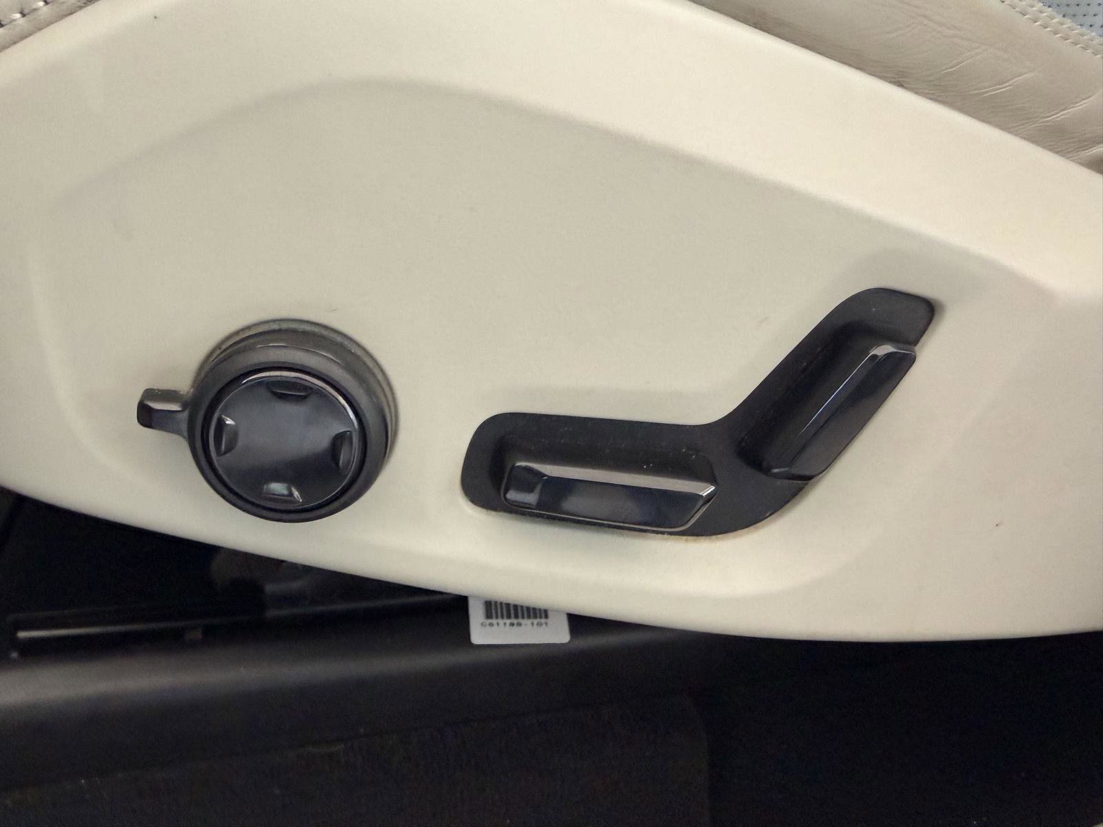 Used 2018 Volvo XC60 T6 Inscription w/ Luxury Seat Package image 20