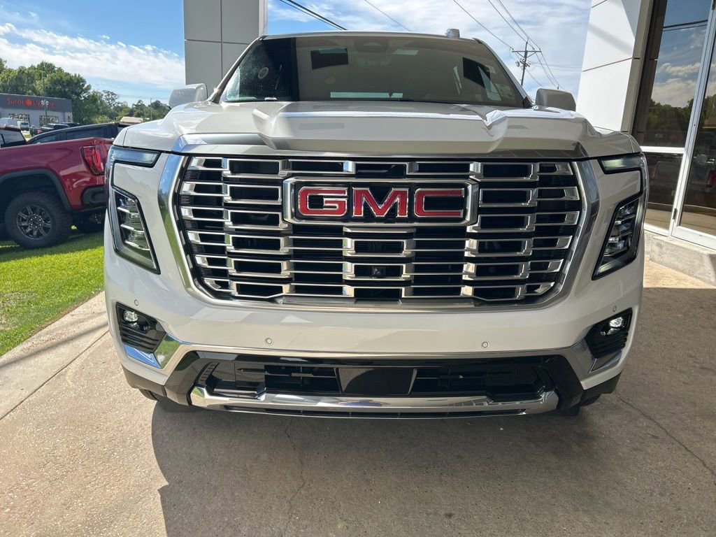 Used 2025 GMC Yukon Denali w/ Denali Reserve Package image 3
