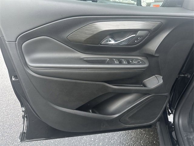 Used 2023 GMC Terrain SLE w/ Driver Convenience Package image 21