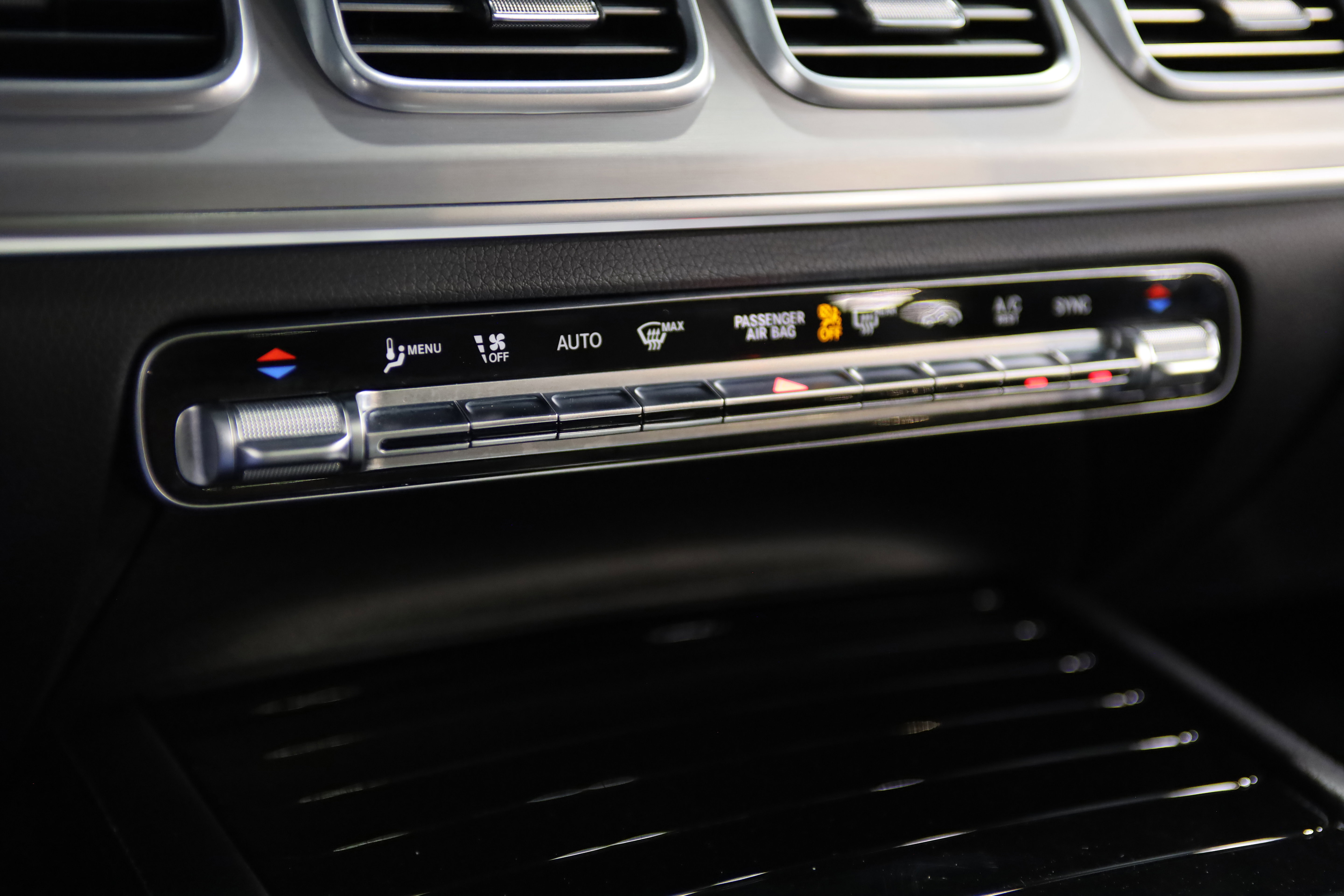 Used 2024 Mercedes-Benz GLS 450 4MATIC image 29