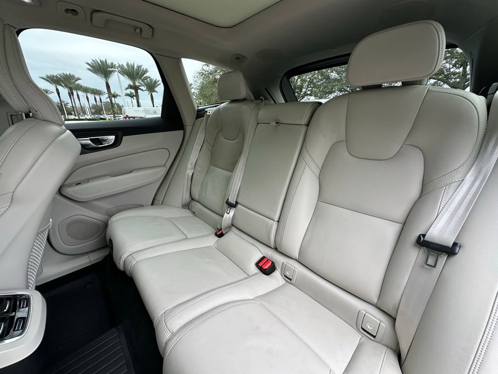 Used 2023 Volvo XC60 B5 Ultimate w/ Protection Package Premier image 34