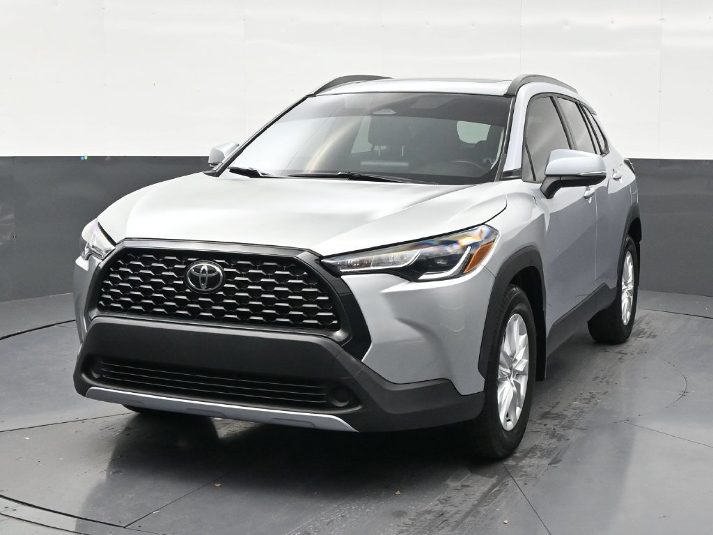 Used 2024 Toyota Corolla Cross LE w/ Moonroof Package FWD image 8