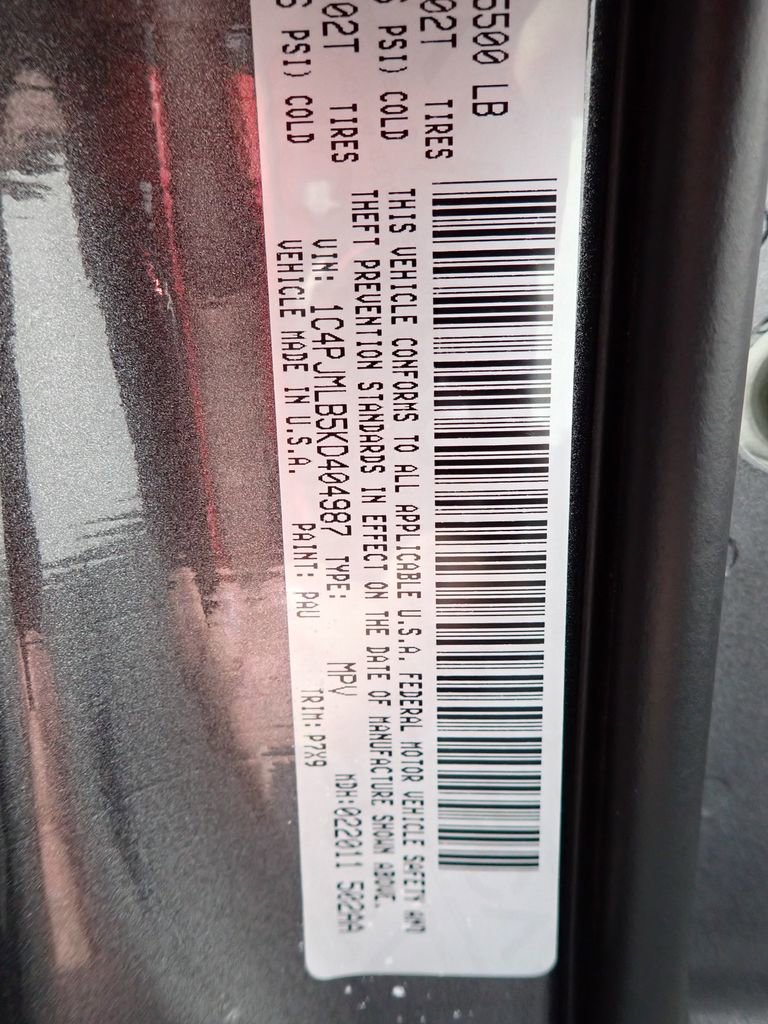 Used 2019 Jeep Cherokee Latitude Plus w/ Cold Weather Group AWD/4WD image 44