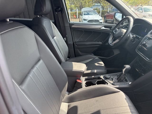 Used 2023 Volkswagen Tiguan SE R-Line image 12