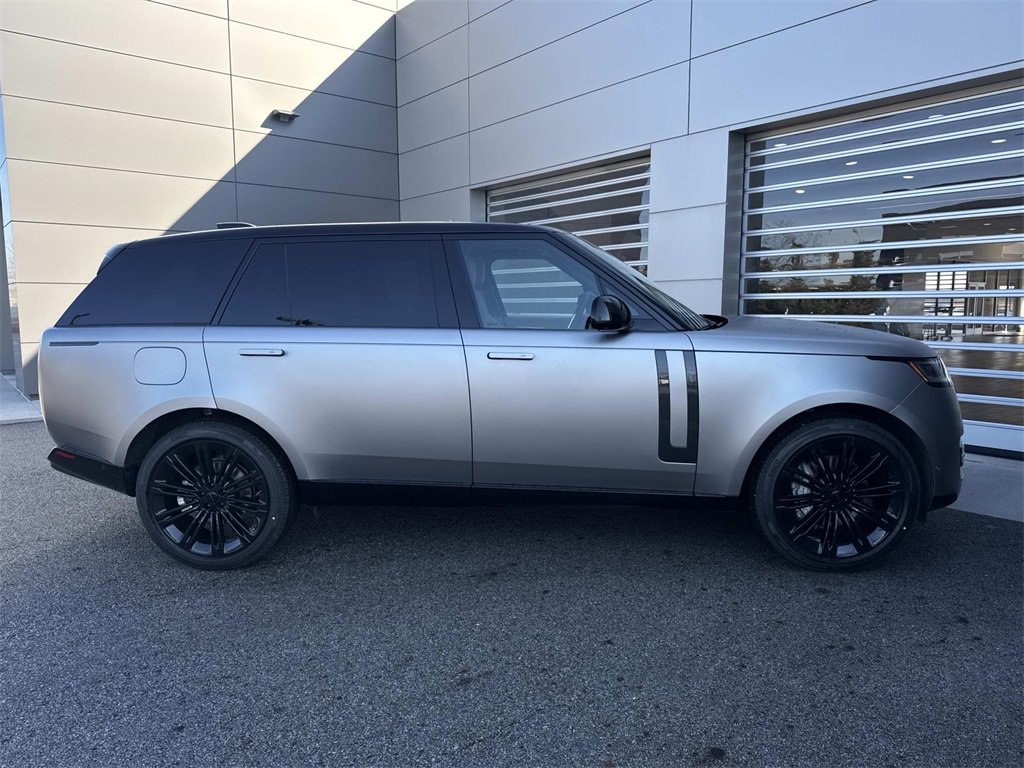 New 2026 Land Rover Range Rover Long Wheelbase SE image 8