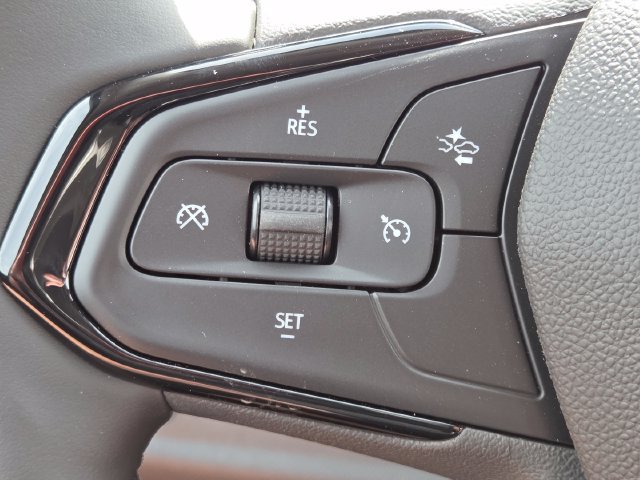 New 2027 Chevrolet Bolt LT w/ Comfort Package FWD image 11
