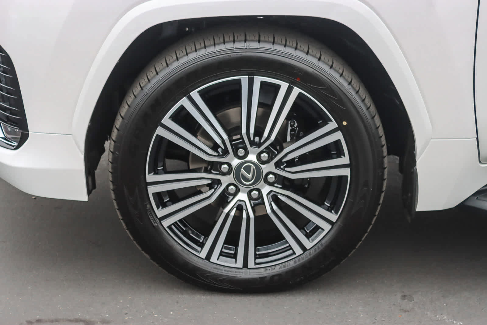 New 2026 Lexus LX 600 4WD w/ Luxury Package image 9