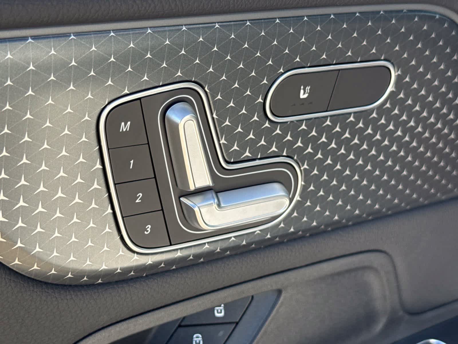 New 2026 Mercedes-Benz GLB 250 4MATIC image 16