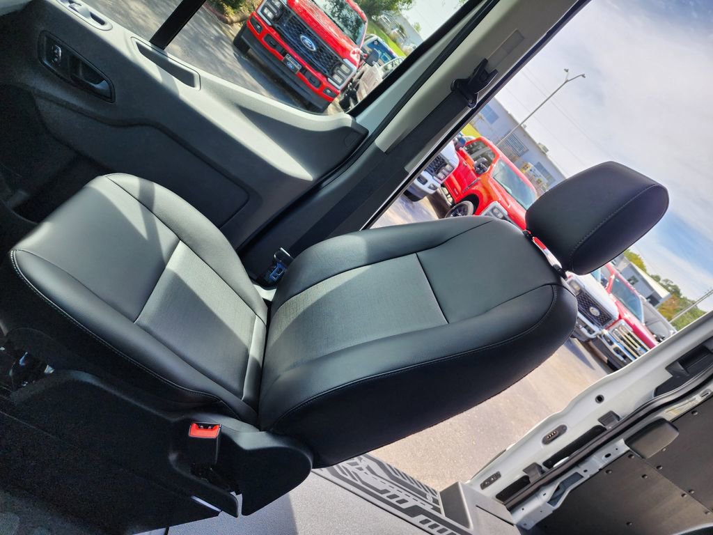 New 2025 Ford Transit 250 148 Medium Roof w/ Load Area Protection Package image 31