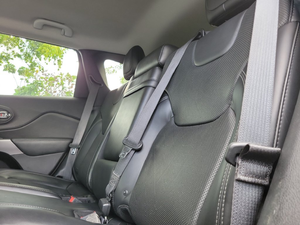 Used 2019 Jeep Cherokee Limited AWD/4WD image 17
