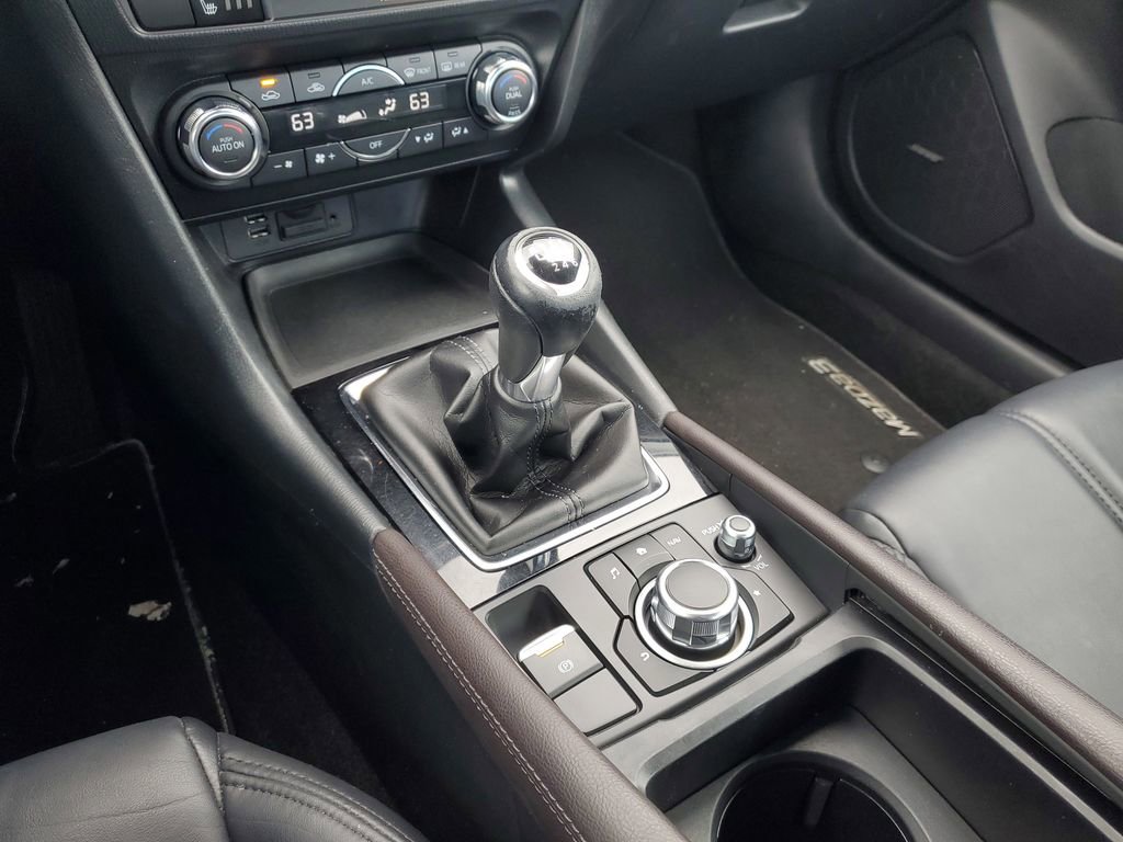 Used 2018 MAZDA MAZDA3 Touring image 28