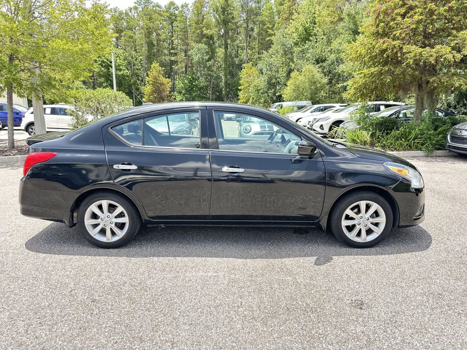 Used 2017 Nissan Versa FWD image 7