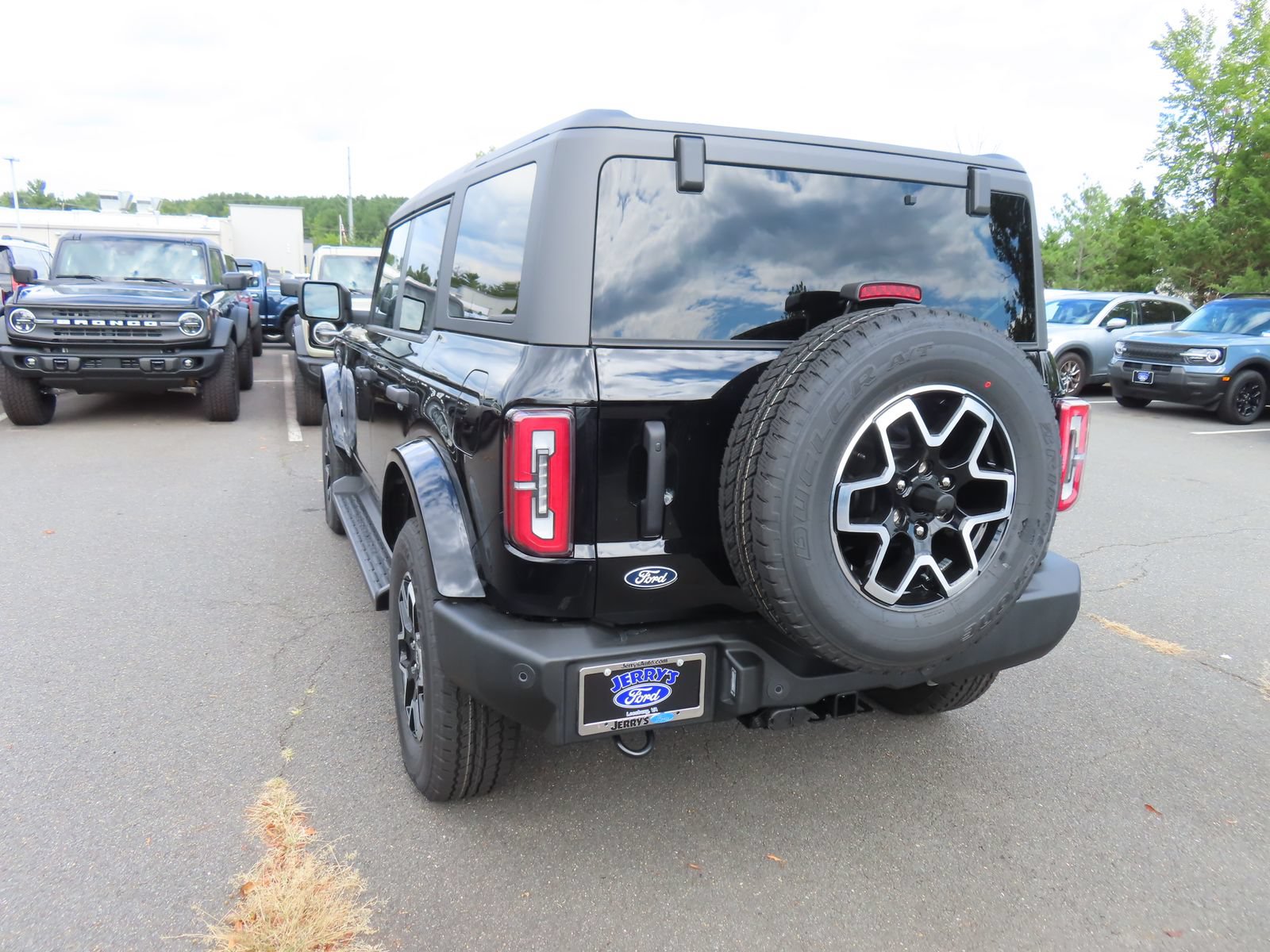 New 2026 Ford Bronco Outer Banks AWD/4WD image 6