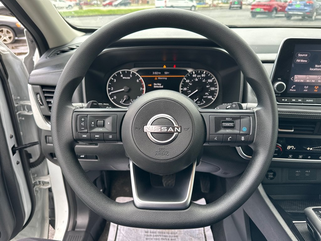 Used 2024 Nissan Rogue SV AWD/4WD image 12