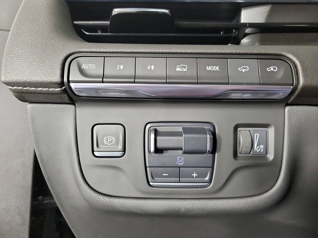 Used 2023 Cadillac Escalade ESV Sport w/ LPO, ONYX Package image 32