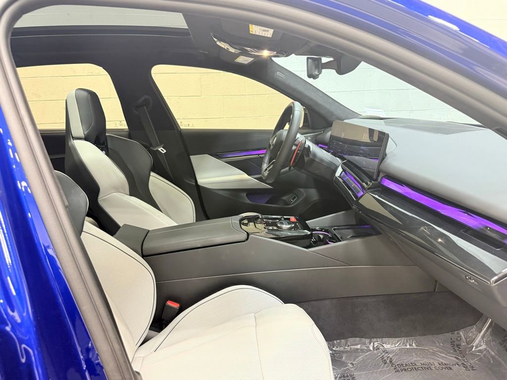 Used 2025 BMW M5 w/ Executive Package AWD/4WD image 42