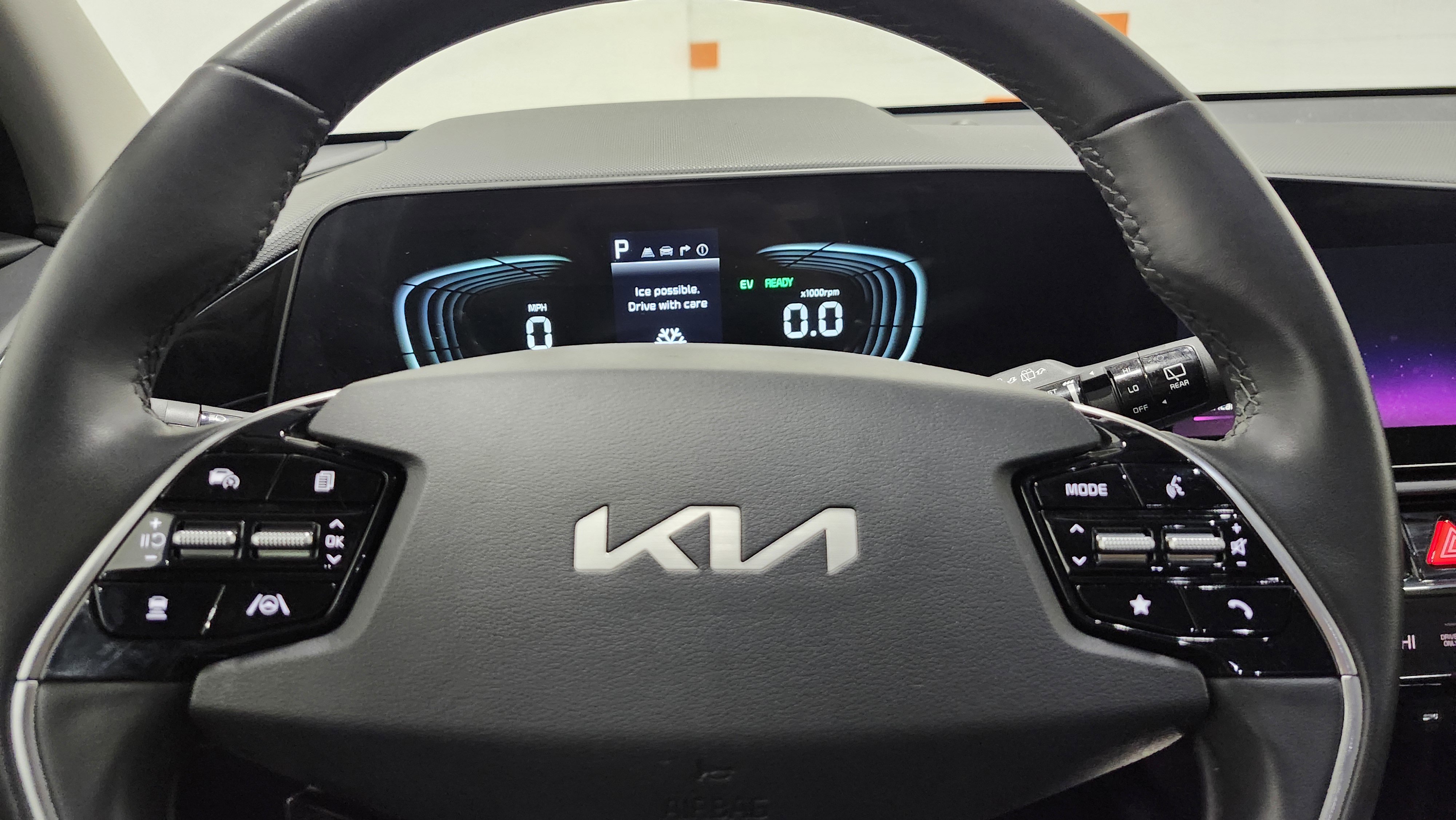 Used 2023 Kia Niro EX Touring image 27