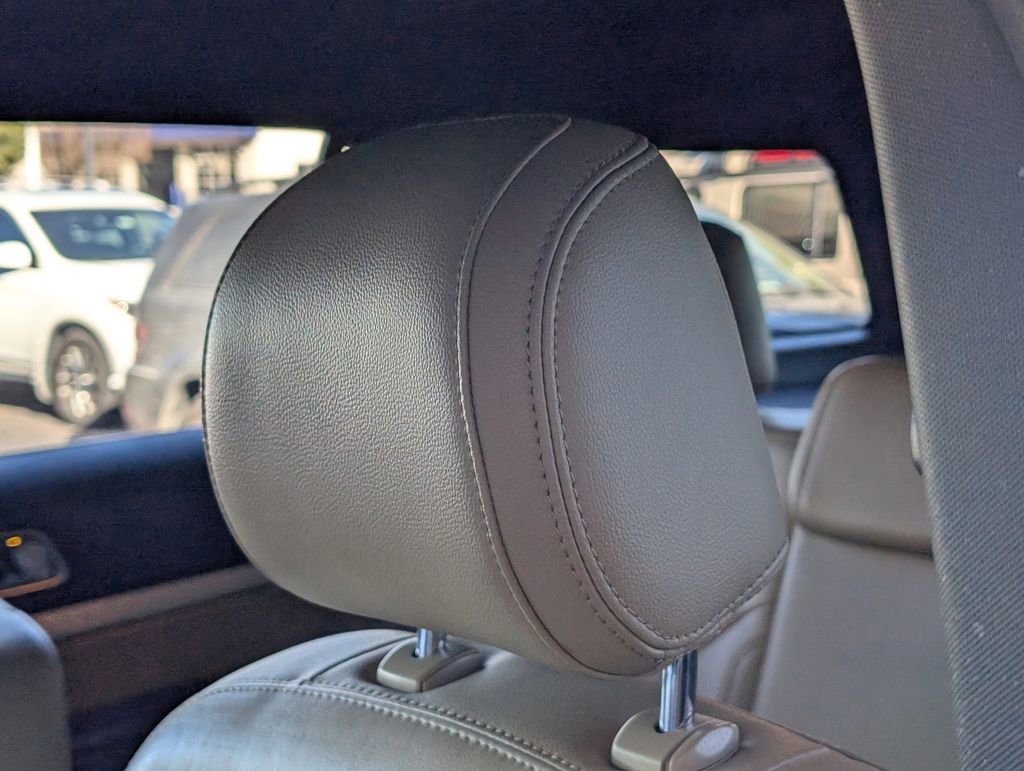 Used 2016 Ford Explorer XLT w/ Equipment Group 202A image 13